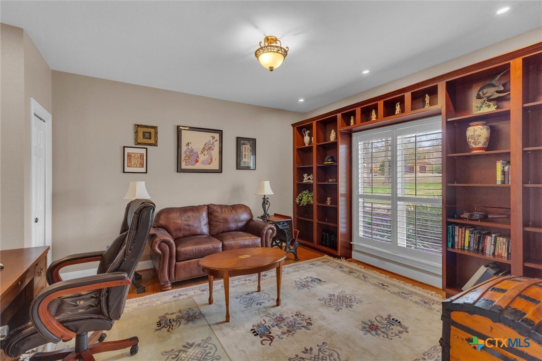 main property photo 18