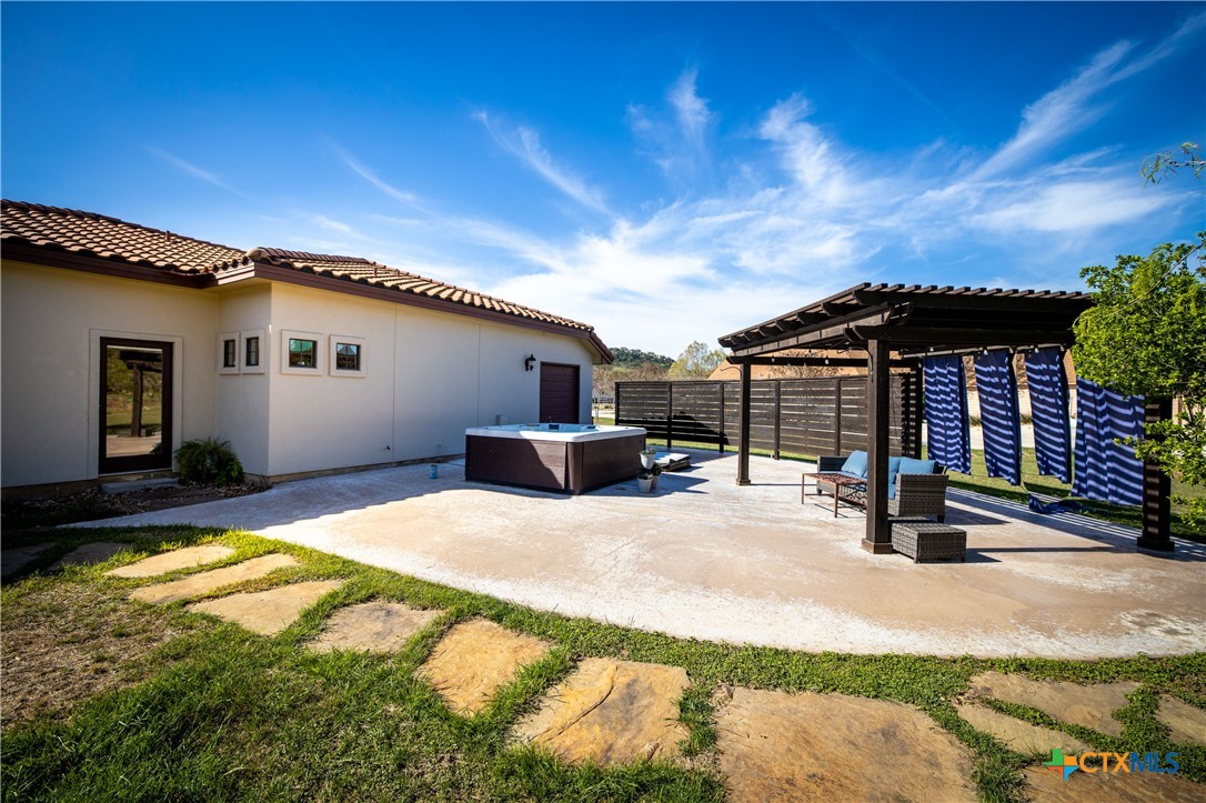 main property photo 7