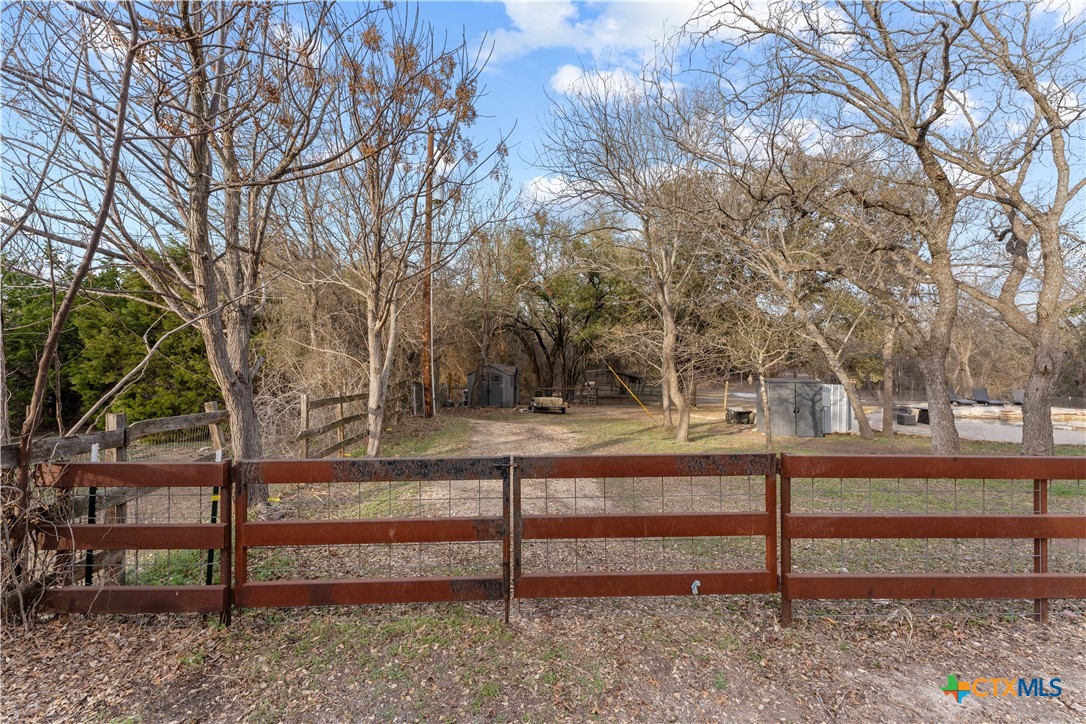 main property photo 41