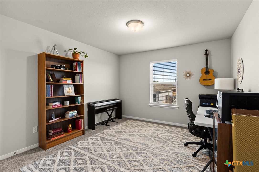 main property photo 28
