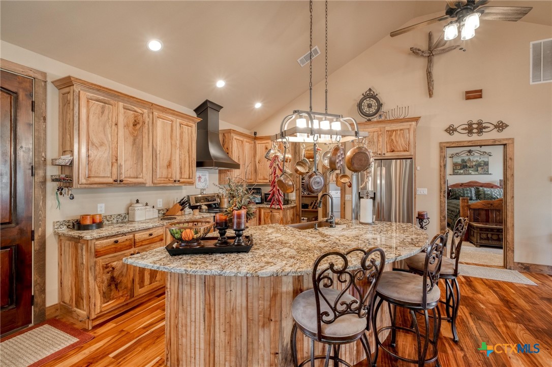 main property photo 10