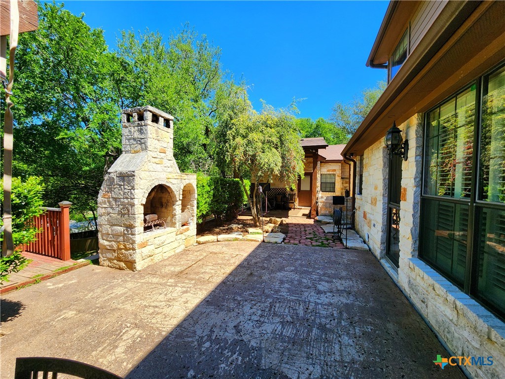 main property photo 29