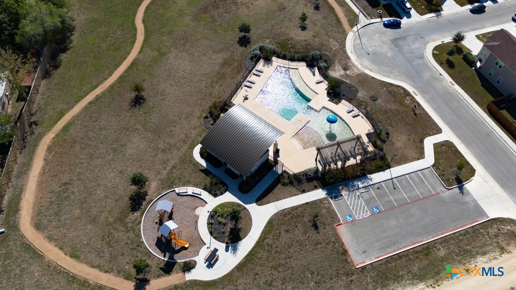 main property photo 40