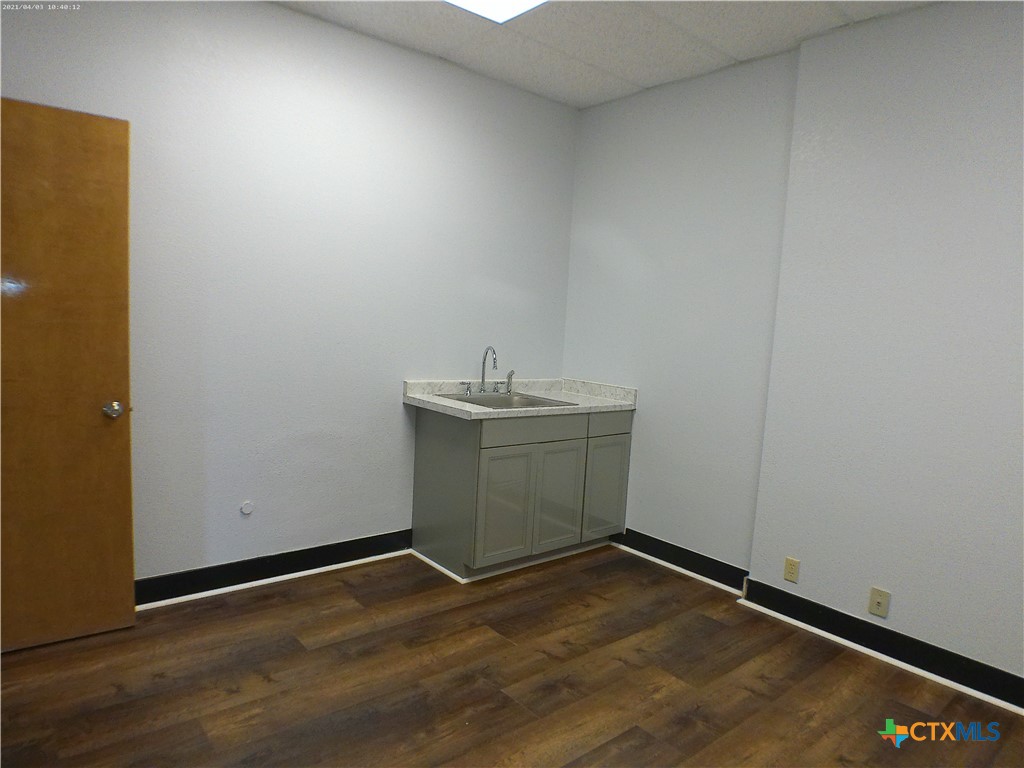 main property photo 14