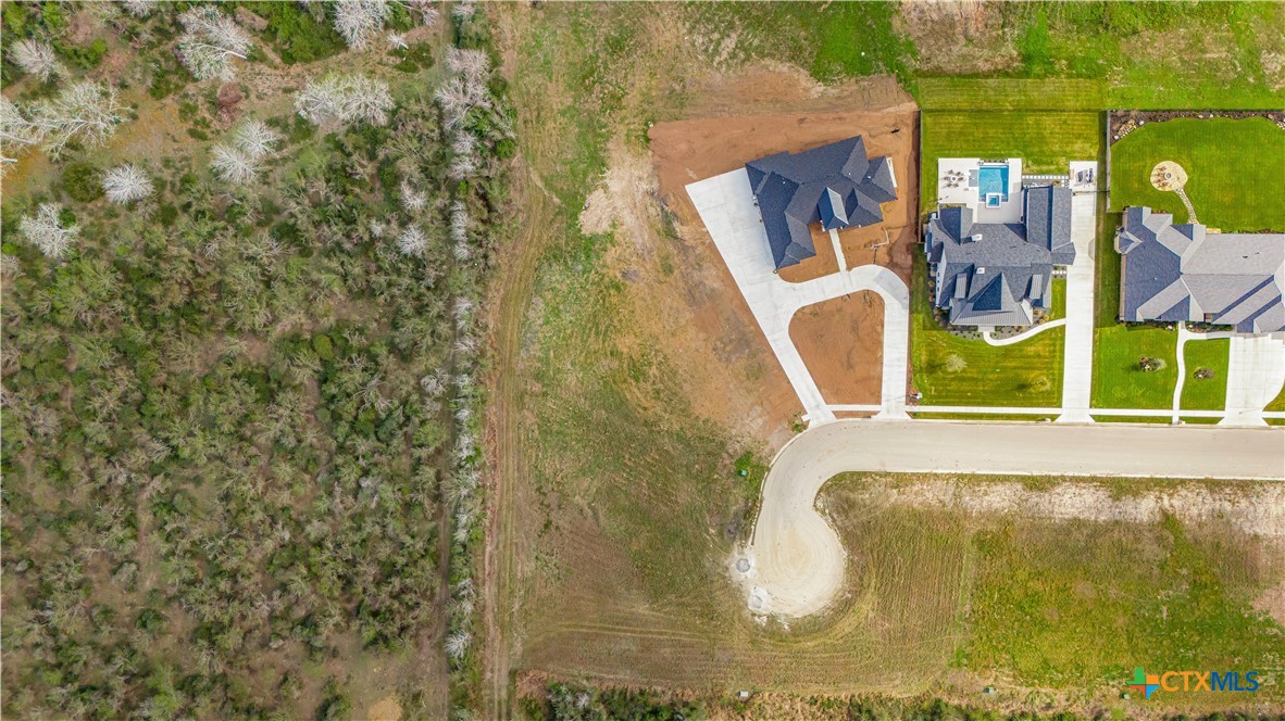 main property photo 10