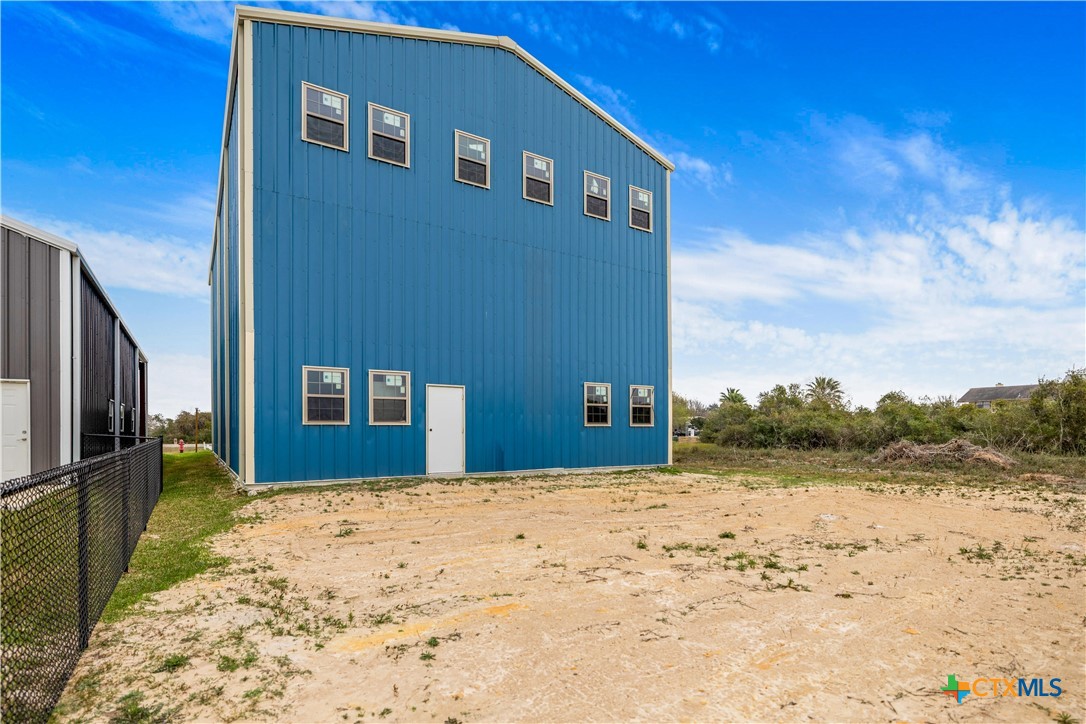 main property photo 16