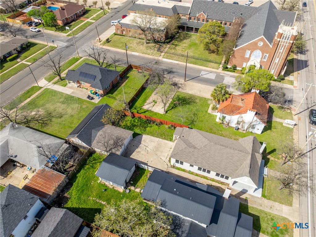 main property photo 31