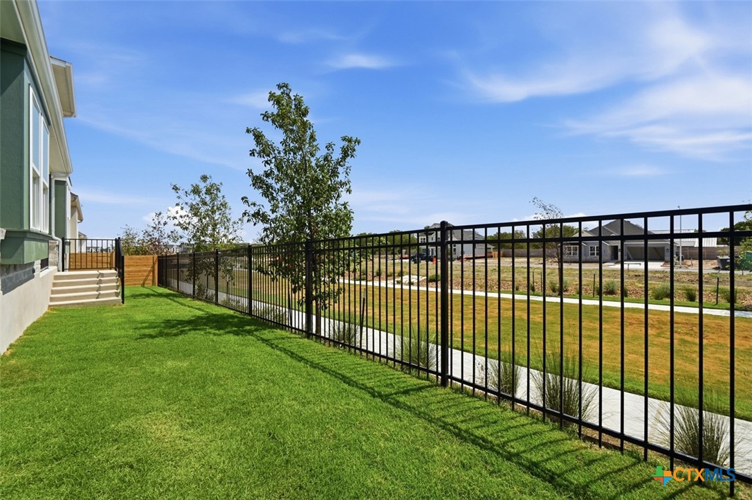 main property photo 23