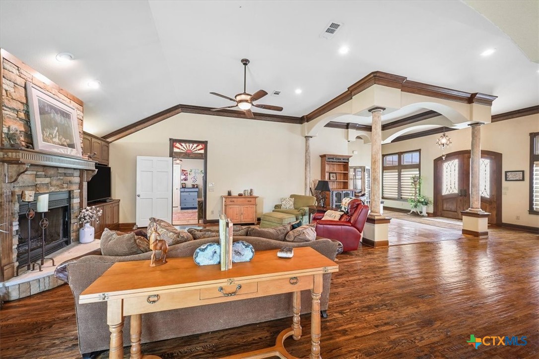 main property photo 14