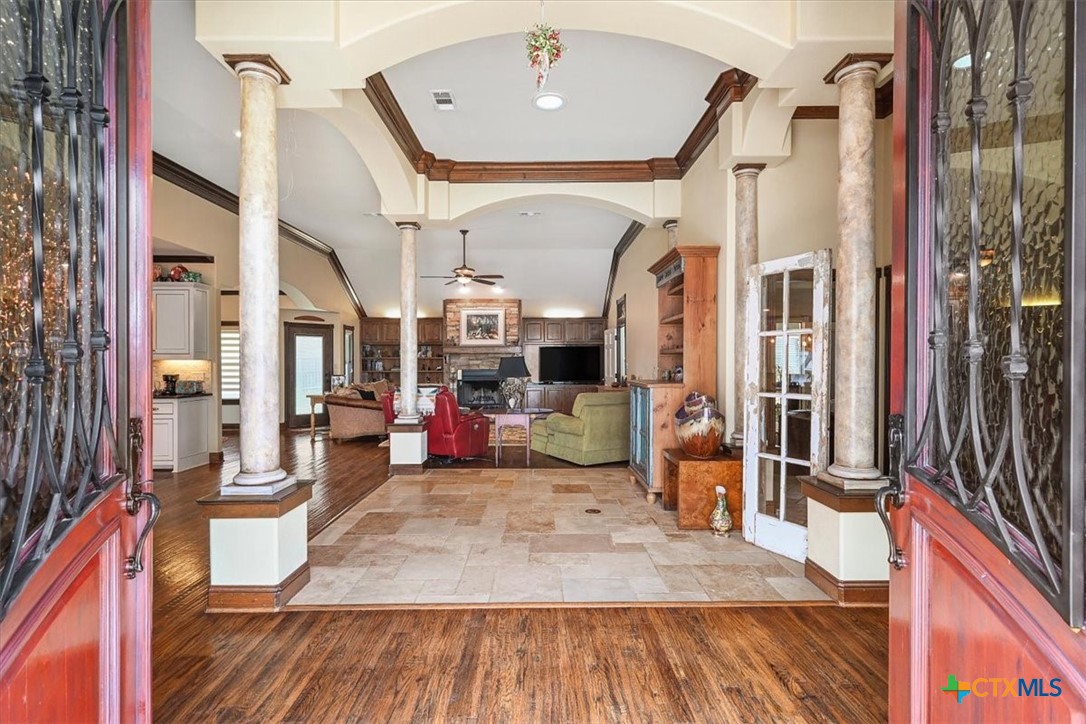 main property photo 8