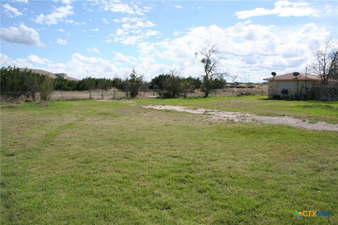 main property photo 6