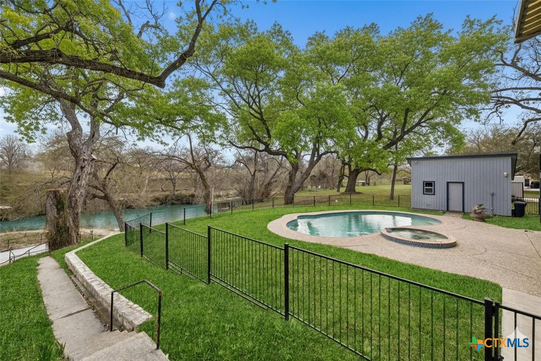 main property photo 29