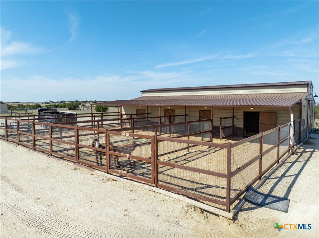 main property photo 11