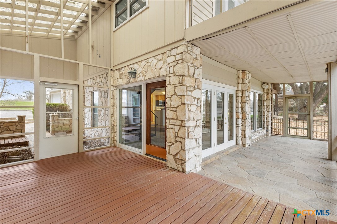 main property photo 11