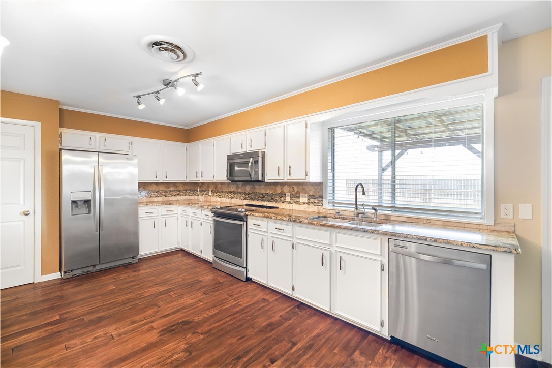 main property photo 7