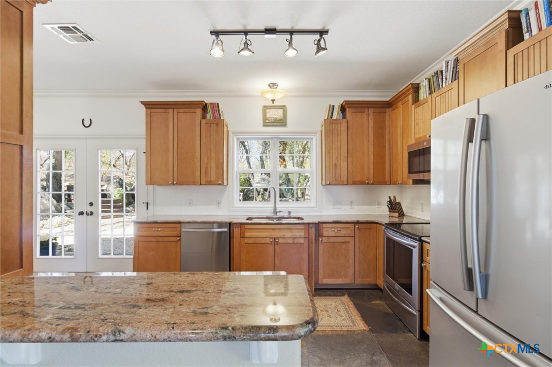 main property photo 4
