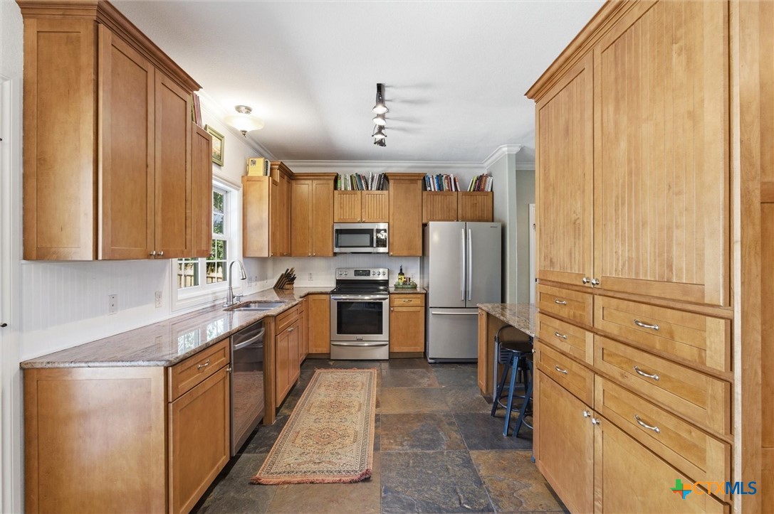 main property photo 5
