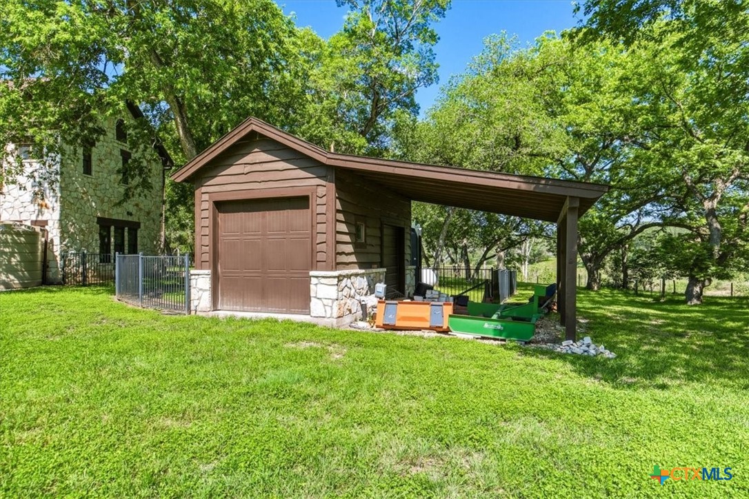 main property photo 37