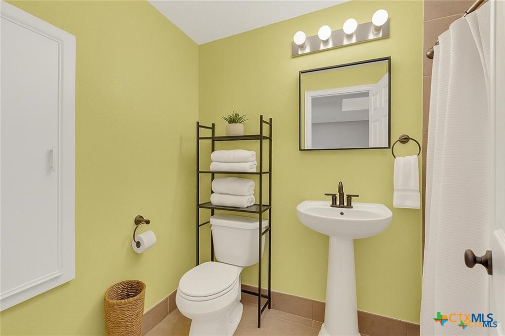 main property photo 13