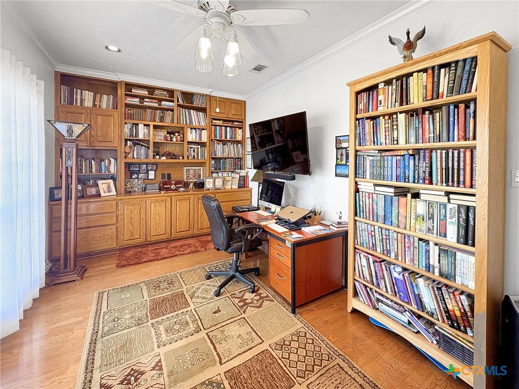 main property photo 14