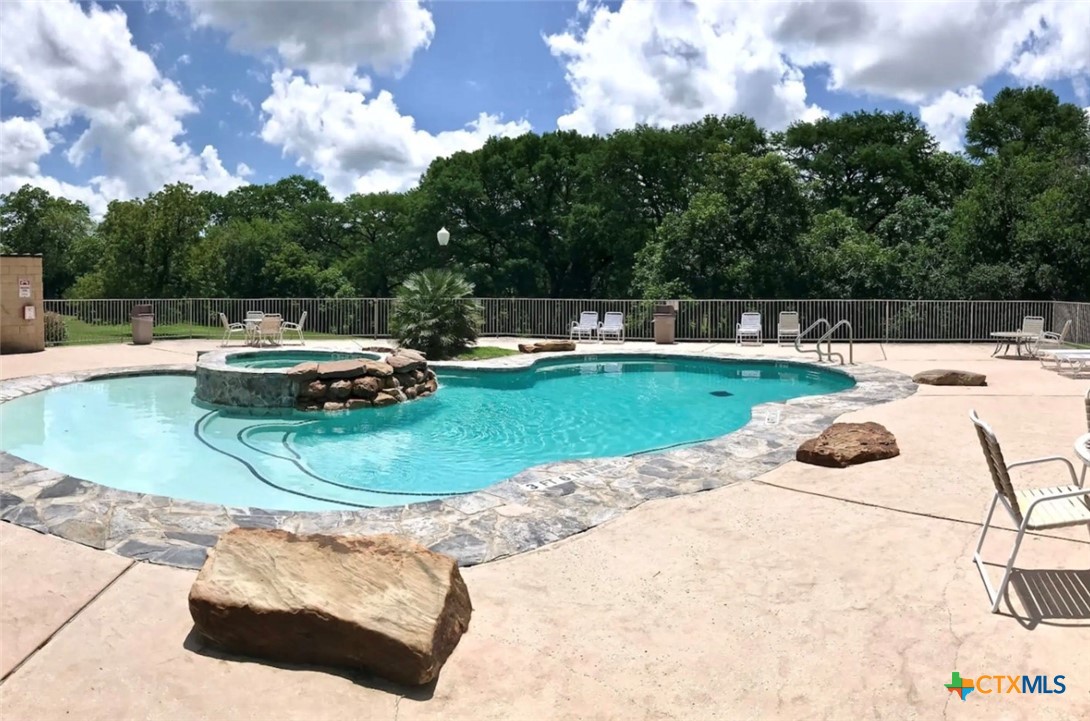 main property photo 18