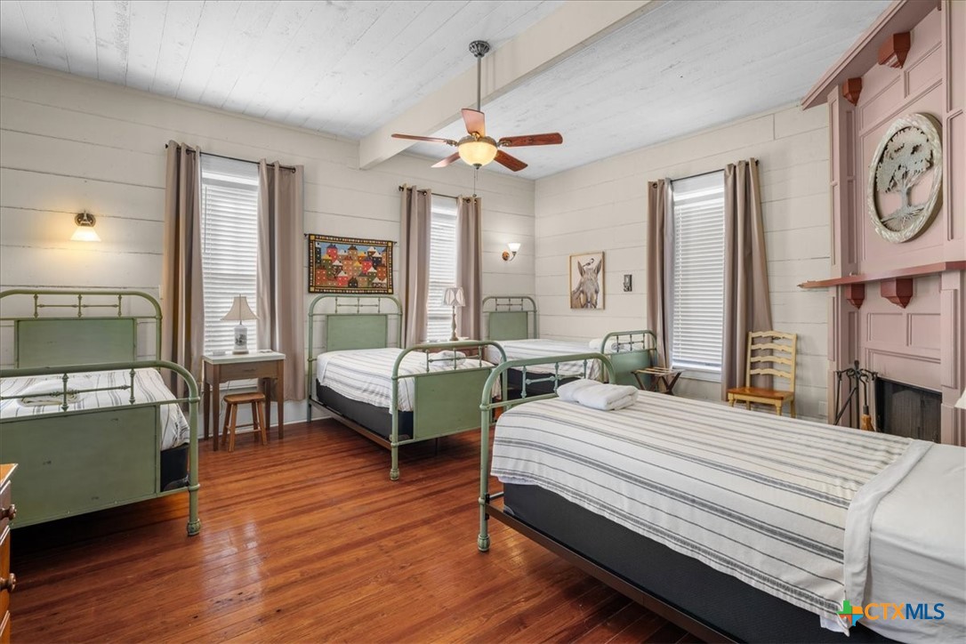 main property photo 15