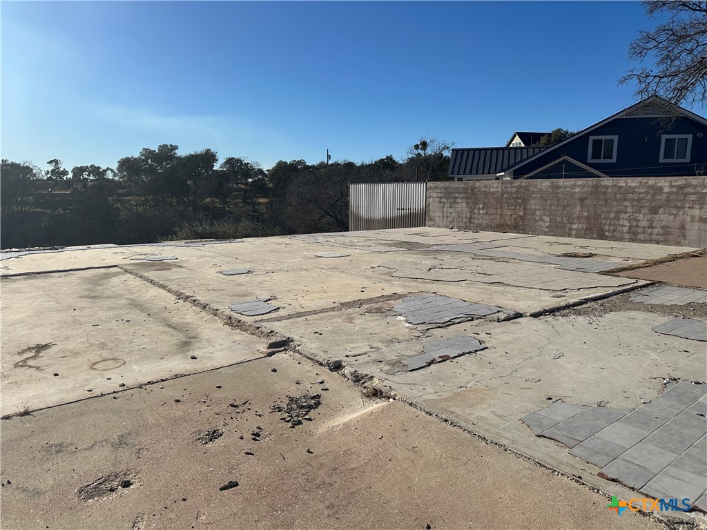 main property photo 11
