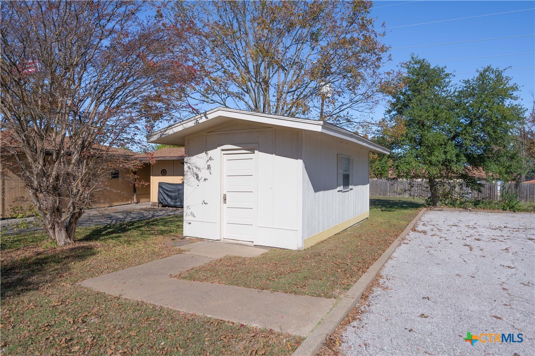 main property photo 35