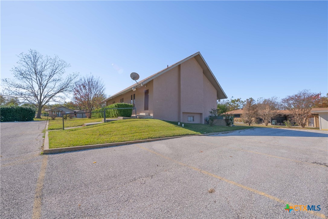 main property photo 7