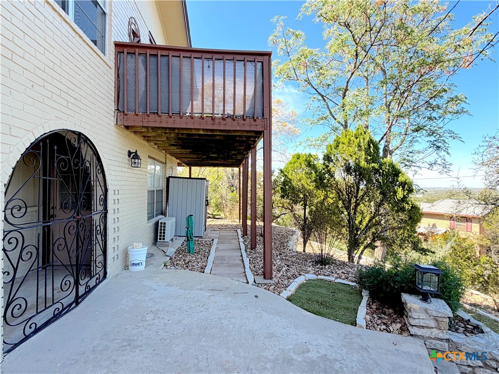 main property photo 40
