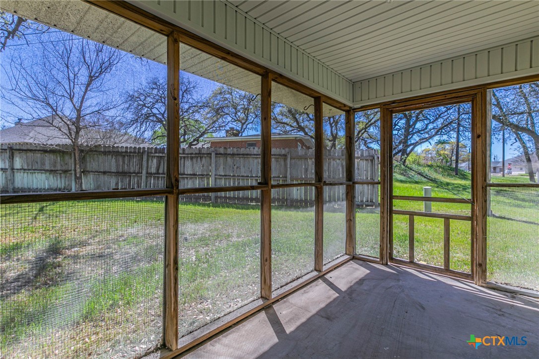 main property photo 28
