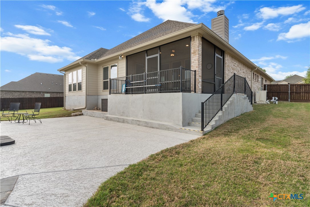 main property photo 32