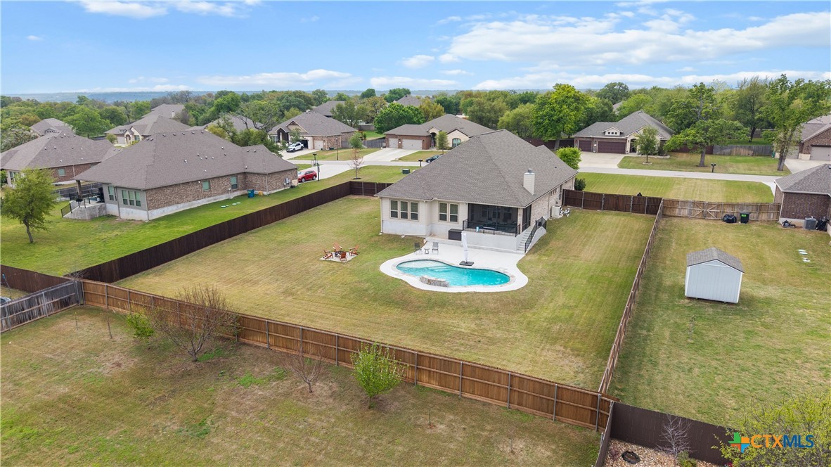 main property photo 37