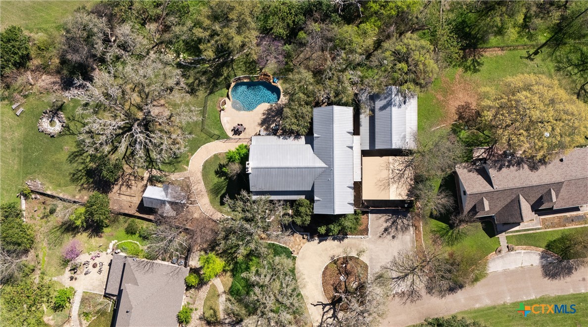 main property photo 36
