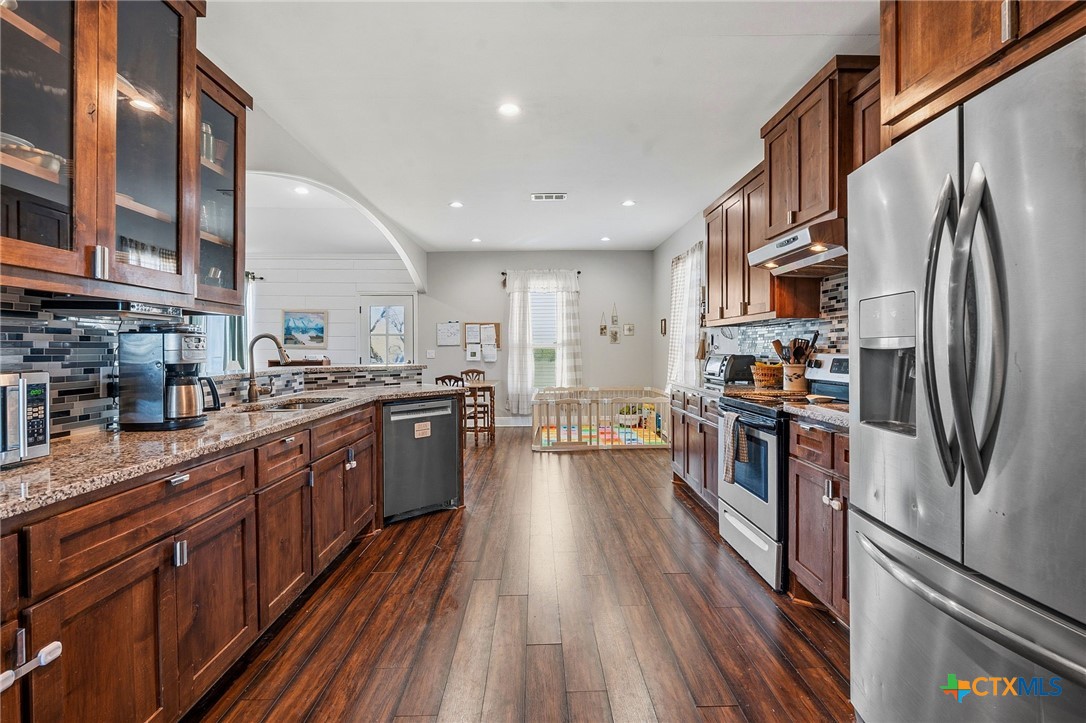 main property photo 9