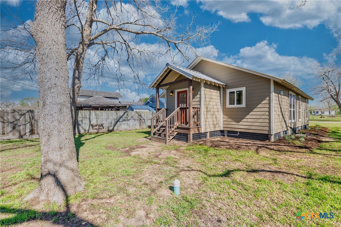 main property photo 18