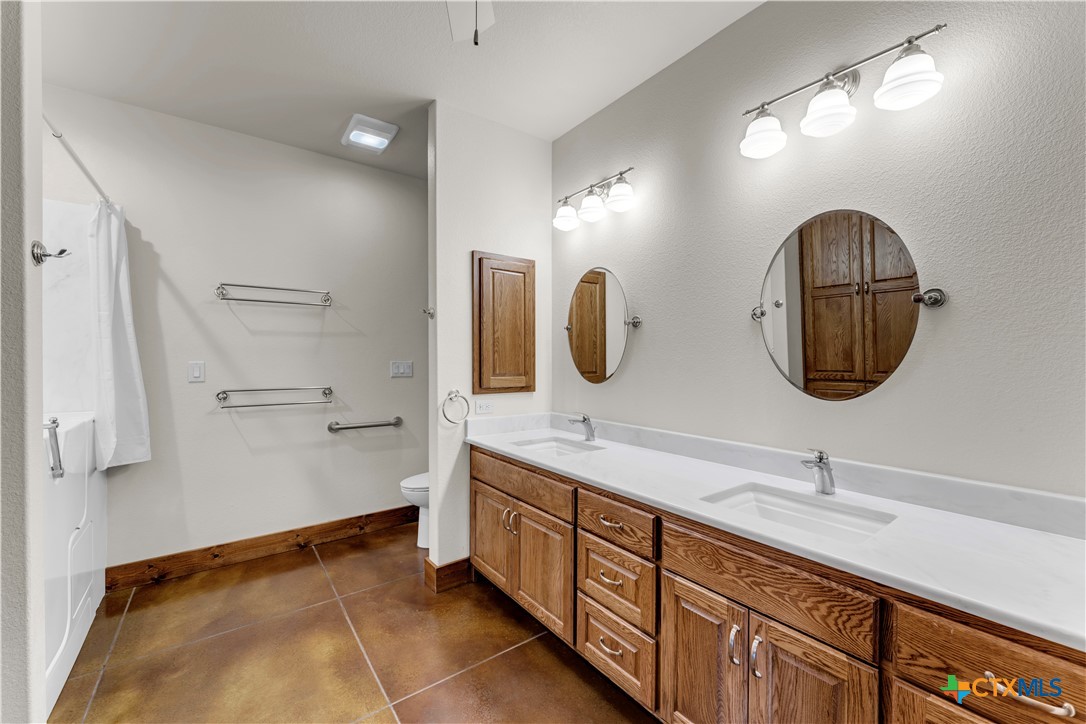main property photo 28