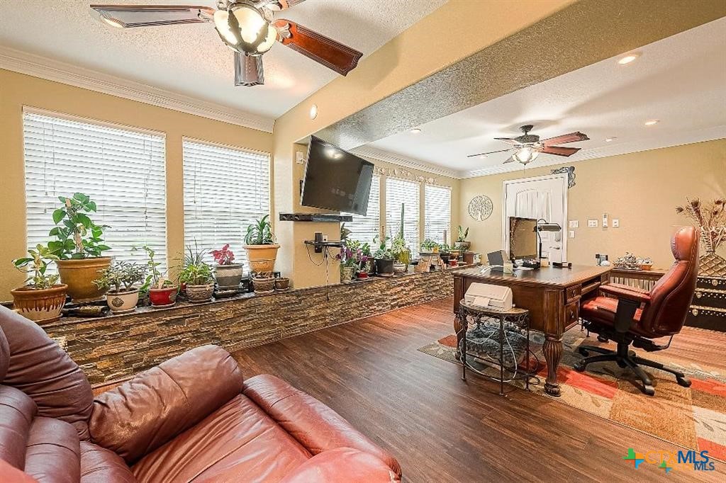 main property photo 17