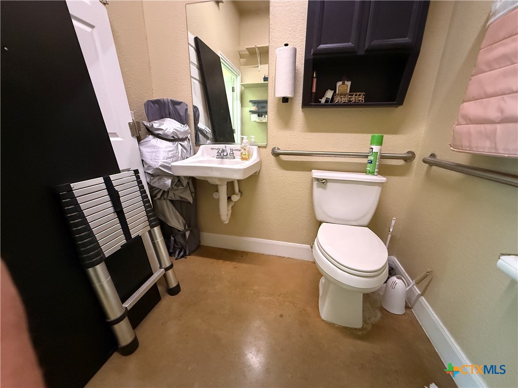 main property photo 13