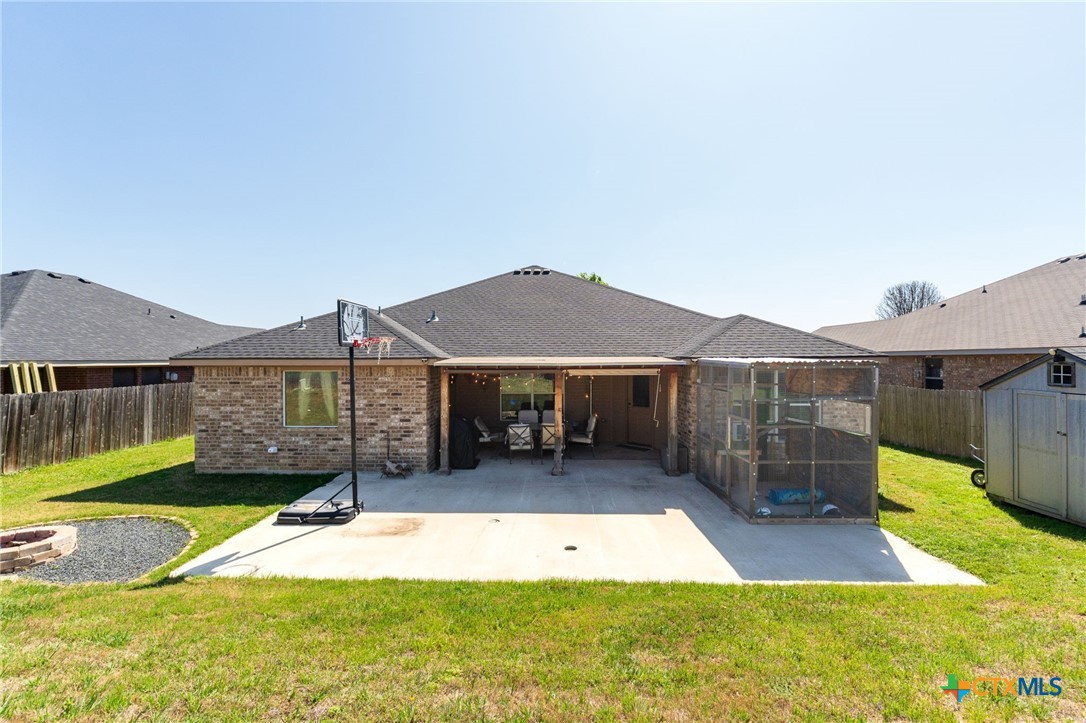 main property photo 23