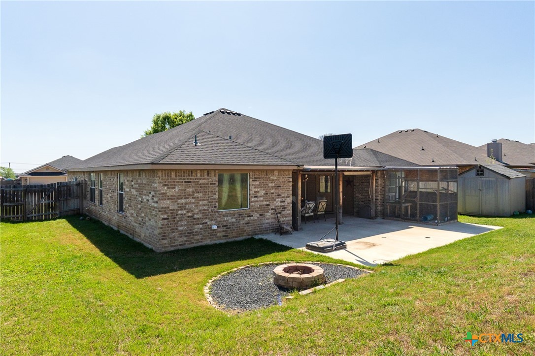 main property photo 30