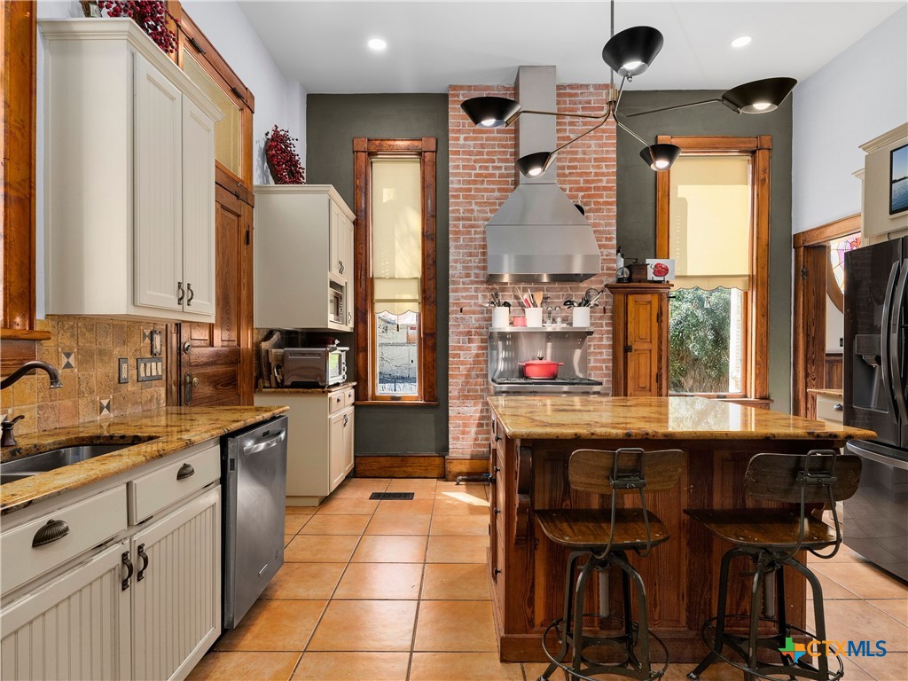 main property photo 15