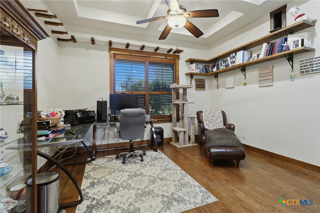 main property photo 11
