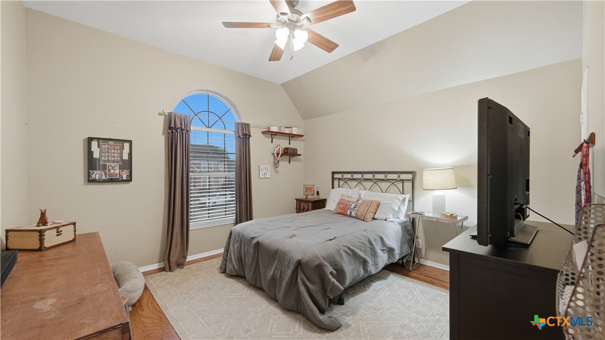 main property photo 35