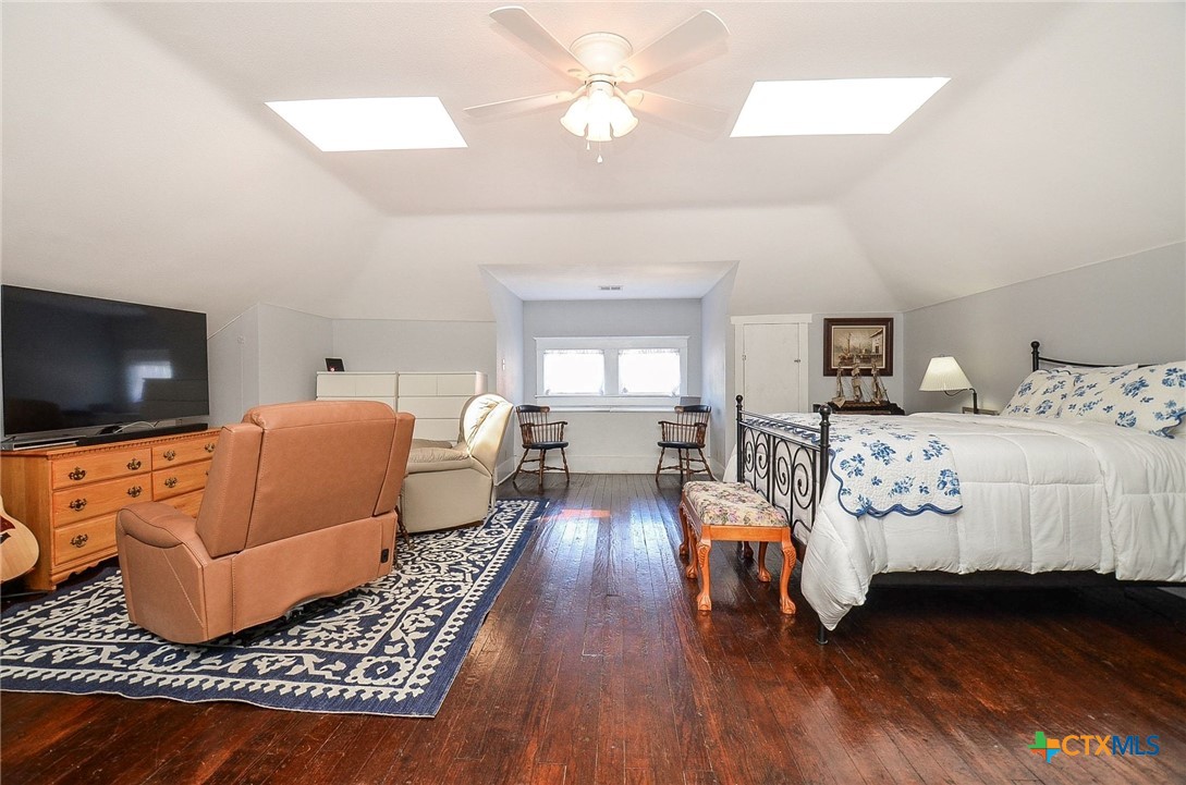 main property photo 17