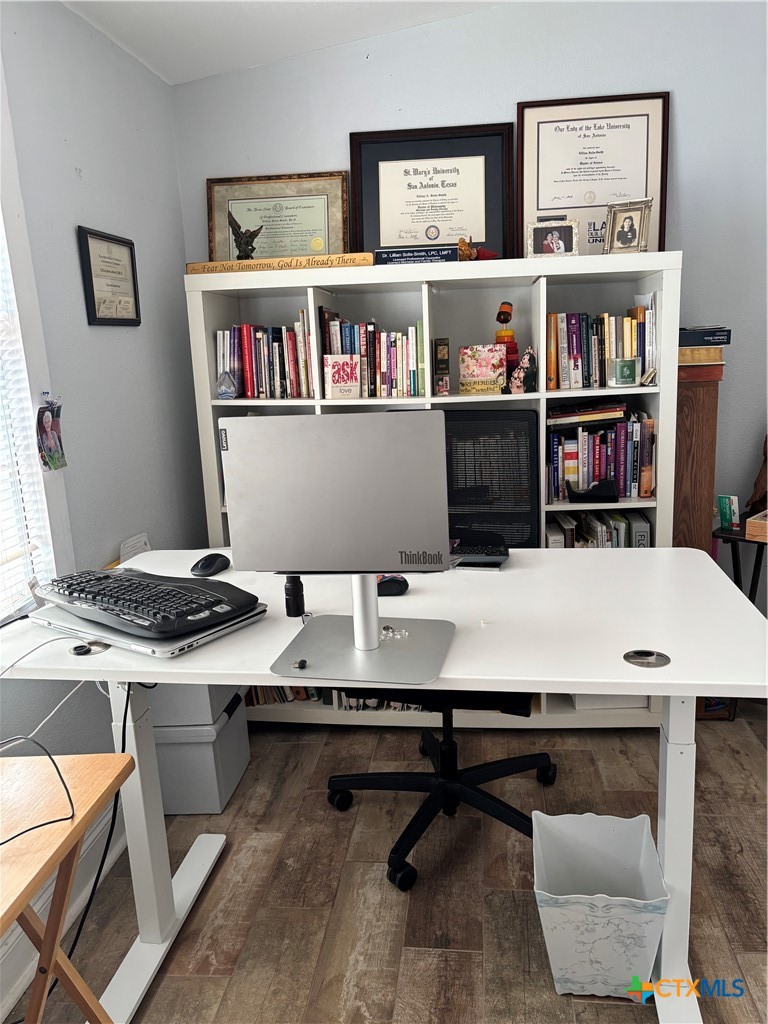 main property photo 23