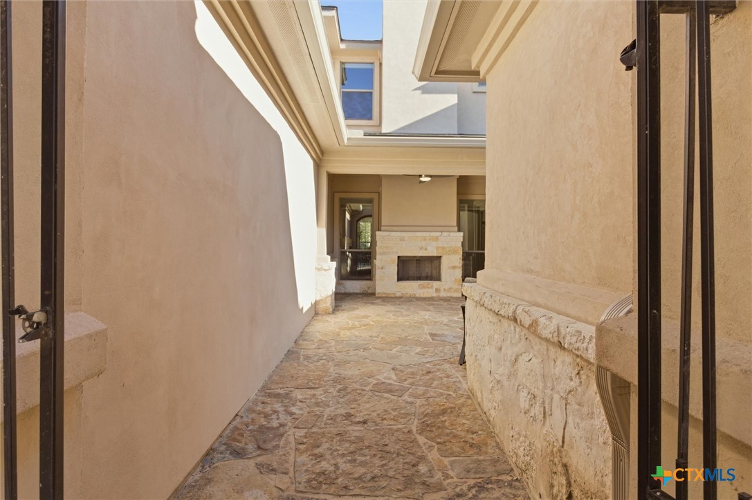 main property photo 24
