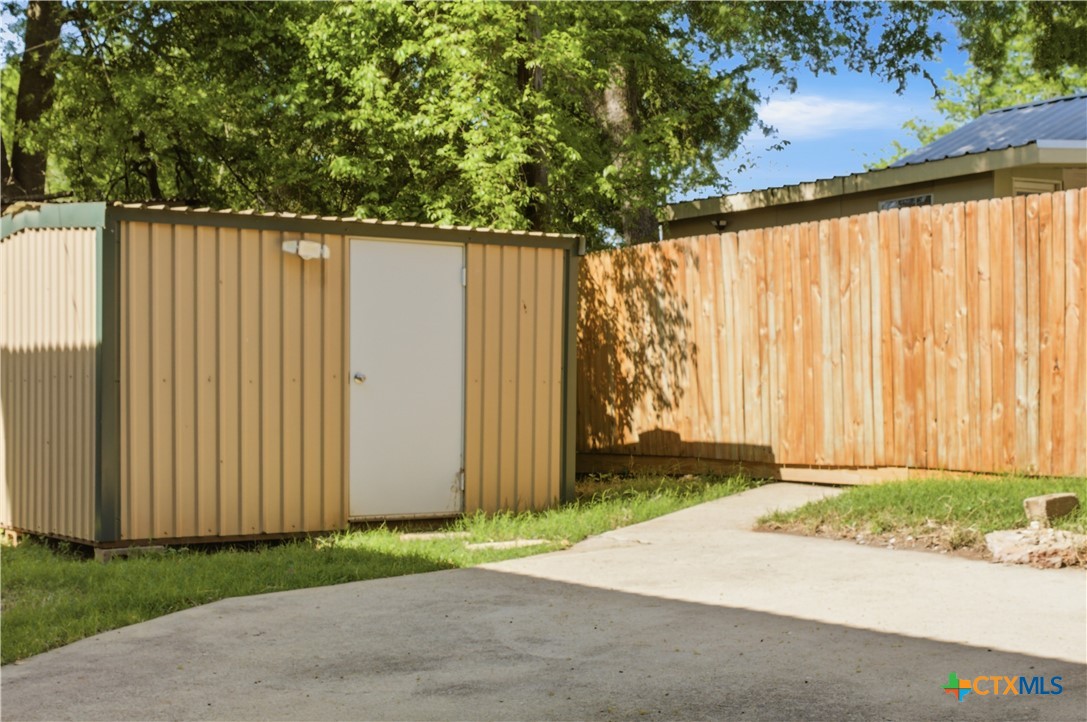 main property photo 22