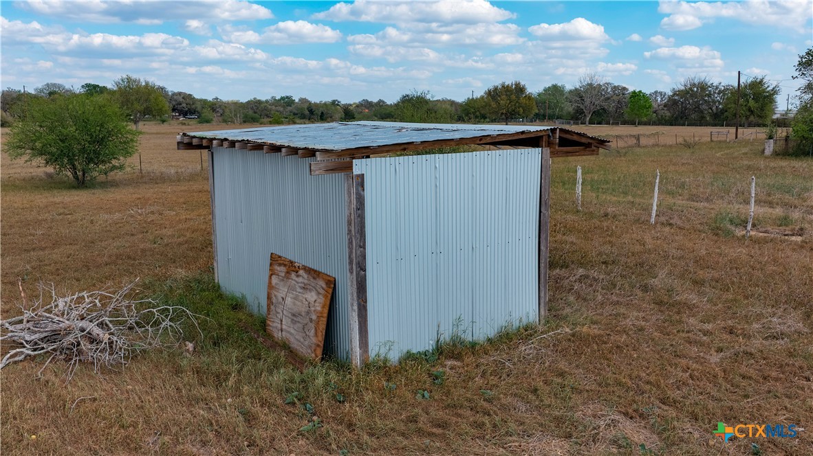 main property photo 40