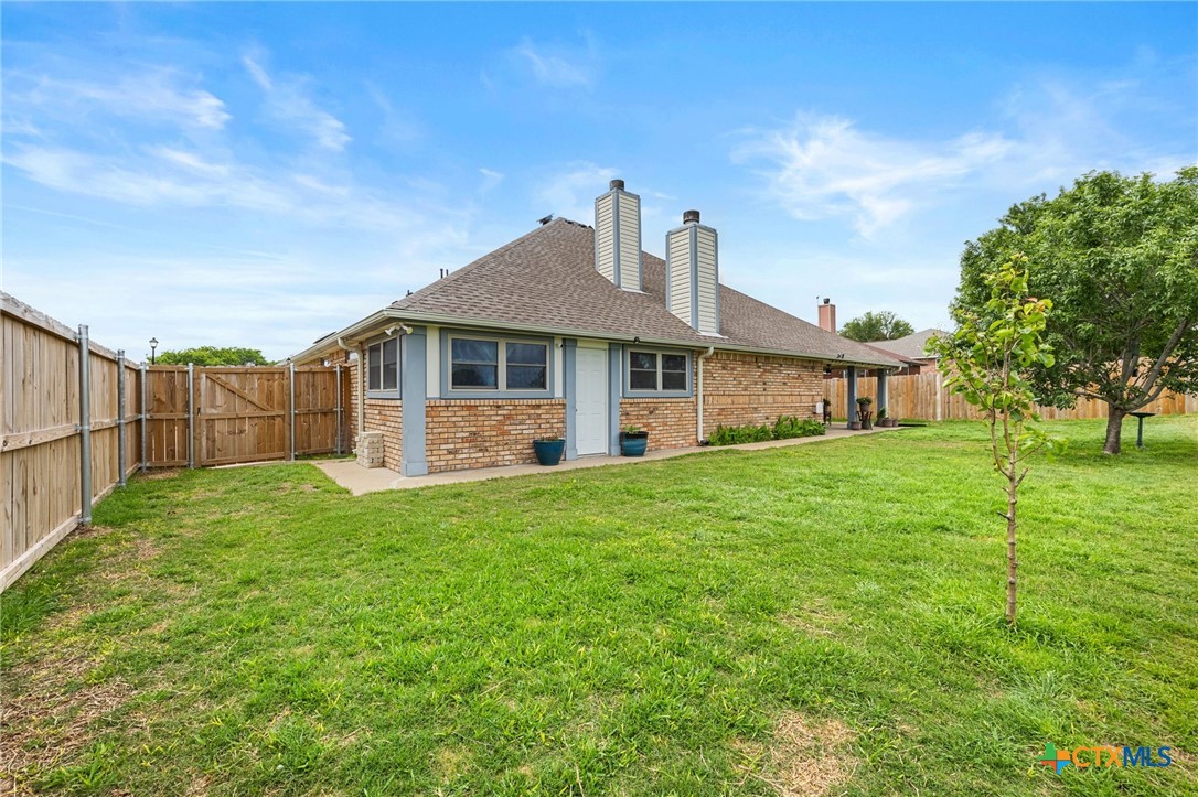 main property photo 40
